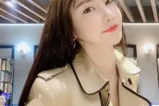 杨紫送出价值15万的花篮引发旧账风波友情公开质疑网络热议不断